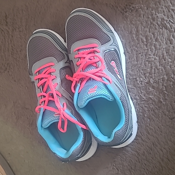 Fila soers womens running sneakers. - Picture 1 of 7